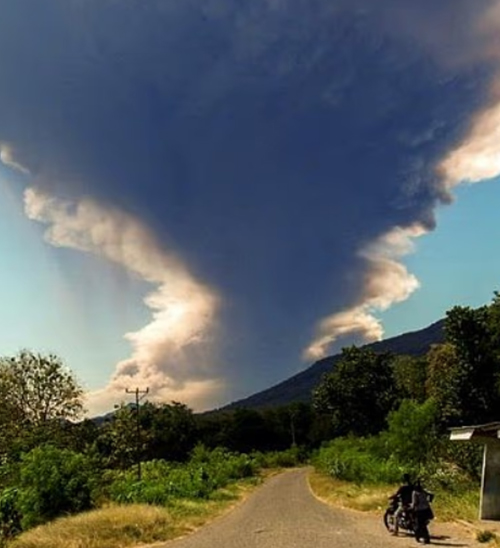 Breaking: Mass Flight Cancellations in Australia, Hundreds Stranded! Global Volcanic Activity Surges
